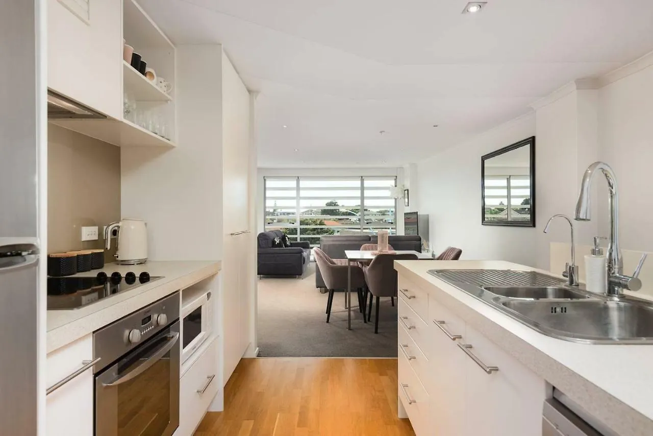 Awesome Downtown Location - Park The Car And Walk To Everything ! Mount Maunganui